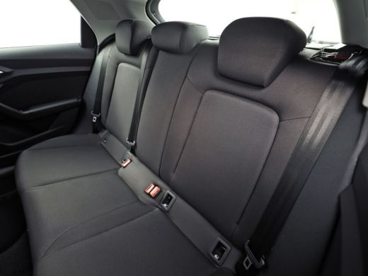 Audi A1 Sportback Sportback 30 TFSI Sport Automaat (APPLE CARPLAY, VIRTUAL DASHBOARD, GROOT NAVI, STOELVERWARMING, ... ActivLease financial lease