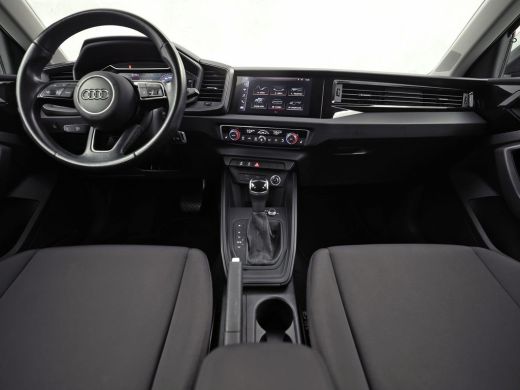 Audi A1 Sportback Sportback 30 TFSI Sport Automaat (APPLE CARPLAY, VIRTUAL DASHBOARD, GROOT NAVI, STOELVERWARMING, ... ActivLease financial lease