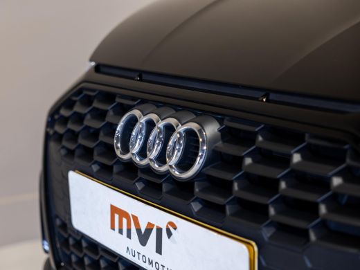 Audi A3 Limousine 30 TFSI 2x S-Line edition / 110pk / Panorama dak / Trekhaak / ActivLease financial lease