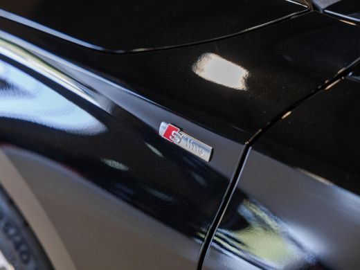 Audi A3 Limousine 30 TFSI 2x S-Line edition / 110pk / Panorama dak / Trekhaak / ActivLease financial lease