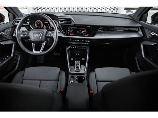 Audi A3 Sportback 40 TFSI e Advanced edition | Panoramadak | Stoelverwarming | ACC | Dode hoek | ActivLease financial lease