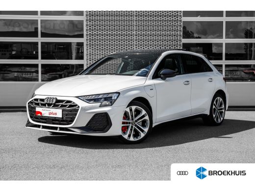 Audi A3 Sportback 45 TFSI e S edition Competition | Carbon Spoiler | Panoramadak | Stoelverwarming | Acht... ActivLease financial lease