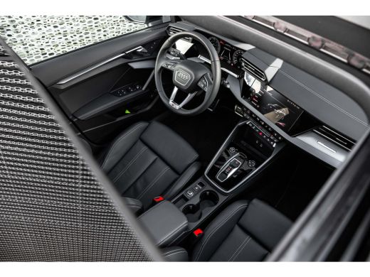 Audi A3 Sportback 45 TFSI e S edition Competition | Carbon Spoiler | Panoramadak | Stoelverwarming | Acht... ActivLease financial lease