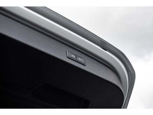 Audi A3 Sportback 45 TFSI e S edition Competition | Carbon Spoiler | Panoramadak | Stoelverwarming | Acht... ActivLease financial lease