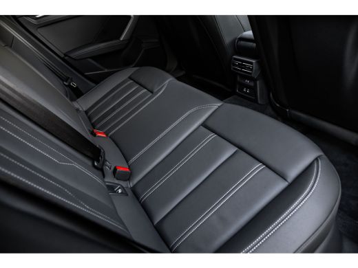Audi A3 Sportback 45 TFSI e S edition Competition | Carbon Spoiler | Panoramadak | Stoelverwarming | Acht... ActivLease financial lease