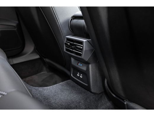 Audi A3 Sportback 45 TFSI e S edition Competition | Carbon Spoiler | Panoramadak | Stoelverwarming | Acht... ActivLease financial lease