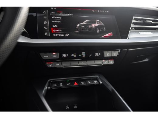 Audi A3 Sportback 45 TFSI e S edition Competition | Carbon Spoiler | Panoramadak | Stoelverwarming | Acht... ActivLease financial lease
