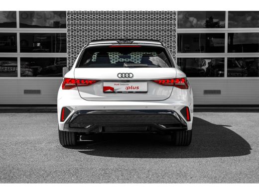 Audi A3 Sportback 45 TFSI e S edition Competition | Carbon Spoiler | Panoramadak | Stoelverwarming | Acht... ActivLease financial lease