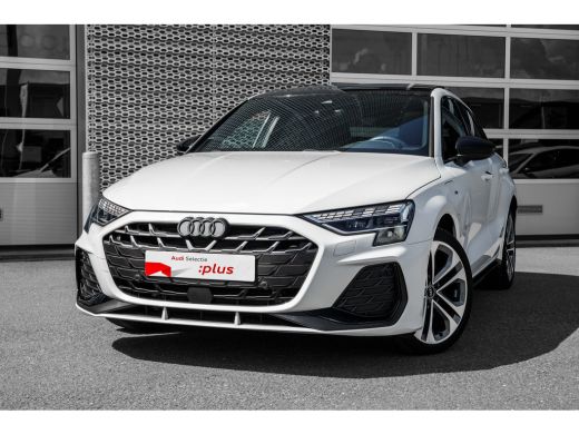 Audi A3 Sportback 45 TFSI e S edition Competition | Carbon Spoiler | Panoramadak | Stoelverwarming | Acht... ActivLease financial lease