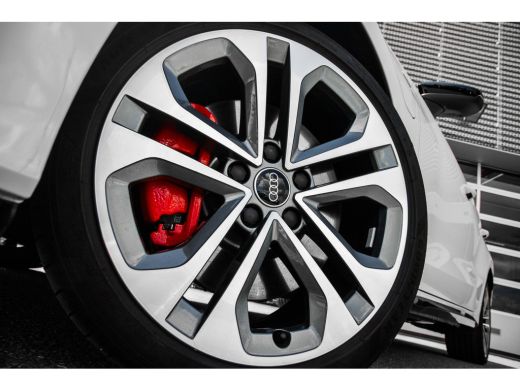 Audi A3 Sportback 45 TFSI e S edition Competition | Carbon Spoiler | Panoramadak | Stoelverwarming | Acht... ActivLease financial lease