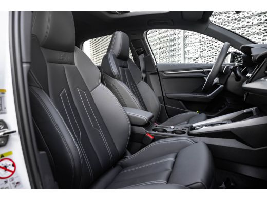 Audi A3 Sportback 45 TFSI e S edition Competition | Carbon Spoiler | Panoramadak | Stoelverwarming | Acht... ActivLease financial lease