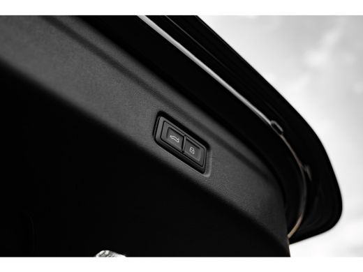Audi Q6 e-tron S edition | Adaptive air suspension | Adaptive cruise control | Audi sound system ActivLease financial lease