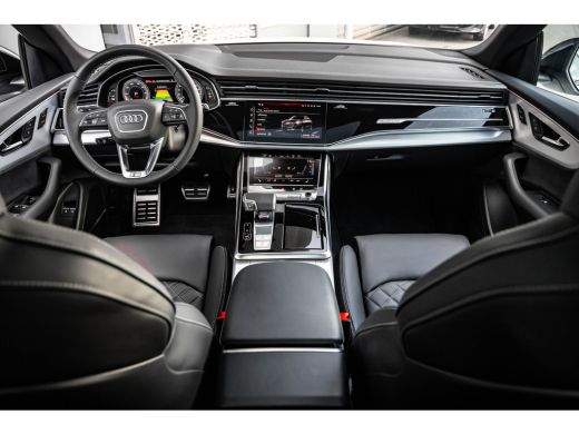 Audi Q8 55 TFSI e quattro Pro Line Advanced| Panoramadak | Nachtzichtassistent | B&O | Vierwielbesturing ... ActivLease financial lease