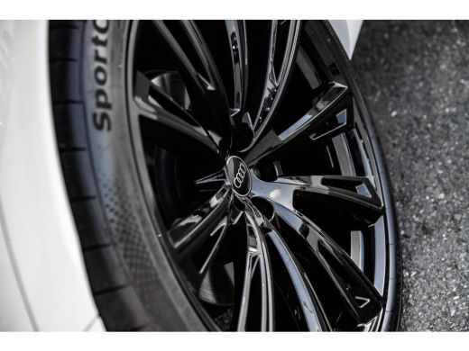 Audi Q8 55 TFSI e quattro Pro Line Advanced| Panoramadak | Nachtzichtassistent | B&O | Vierwielbesturing ... ActivLease financial lease