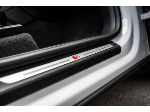 Audi Q8 55 TFSI e quattro Pro Line Advanced| Panoramadak | Nachtzichtassistent | B&O | Vierwielbesturing ... ActivLease financial lease