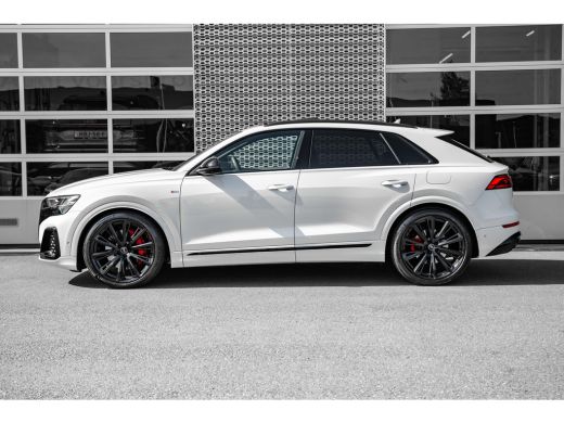Audi Q8 55 TFSI e quattro Pro Line Advanced| Panoramadak | Nachtzichtassistent | B&O | Vierwielbesturing ... ActivLease financial lease