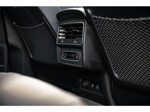 Audi Q8 60 TFSI e quattro Pro Line S Competition ABT Aero Package | Panoramadak | Trekhaak | Remote Park ... ActivLease financial lease