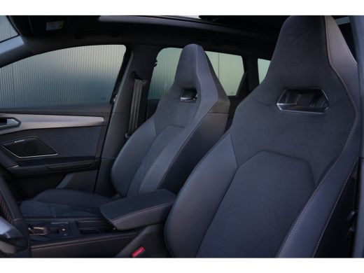 CUPRA Leon Sportstourer 1.5 TSI e-Hybrid 204pk Business | Panoramadak | Sennheiser | Camera | Stoel & Stuurverwarming | 18" ActivLease financial lease