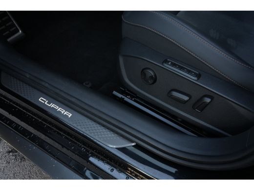 CUPRA Leon Sportstourer 1.5 TSI e-Hybrid 204pk Business | Panoramadak | Sennheiser | Camera | Stoel & Stuurverwarming | 18" ActivLease financial lease