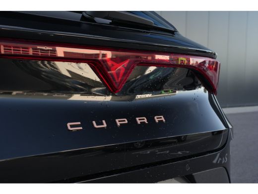 CUPRA Leon Sportstourer 1.5 TSI e-Hybrid 204pk Business | Panoramadak | Sennheiser | Camera | Stoel & Stuurverwarming | 18" ActivLease financial lease