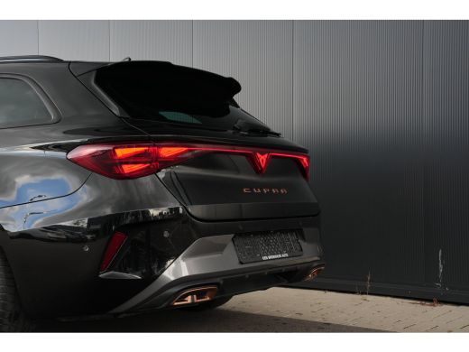 CUPRA Leon Sportstourer 1.5 TSI e-Hybrid 204pk Business | Panoramadak | Sennheiser | Camera | Stuur & Stoelverwarming ActivLease financial lease