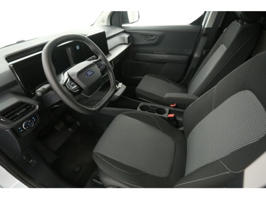Ford Courier 54 kWh 136PK | Snelladen | Virtual | Camera | Cruise | Carplay | Stoel/Stuurverw. ActivLease financial lease