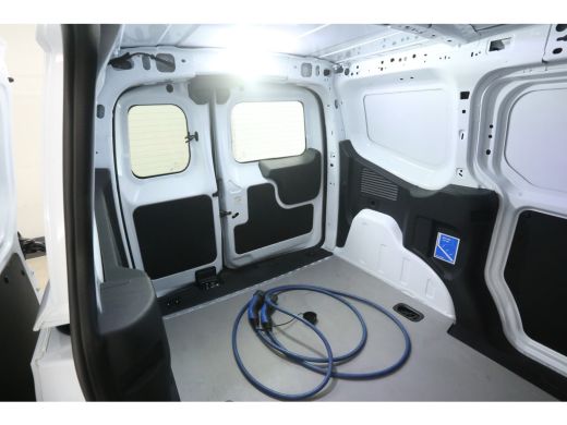 Ford Courier 54 kWh 136PK | Snelladen | Virtual | Camera | Cruise | Carplay | Stoel/Stuurverw. ActivLease financial lease