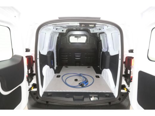 Ford Courier 54 kWh 136PK | Snelladen | Virtual | Camera | Cruise | Carplay | Stoel/Stuurverw. ActivLease financial lease