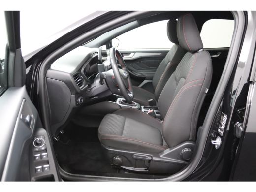 Ford Focus 1.0 EcoBoost Hybrid ST Line | Winterpack | Camera | LED | Cruise Control | Keyless Entry/Go | DAB... ActivLease financial lease