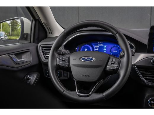 Ford Focus 1.0 EcoBoost Titanium Automaat | 100% dealer o.h. | Adaptieve cruise | Trekhaak | Winter-pack | E... ActivLease financial lease