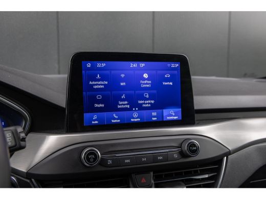 Ford Focus 1.0 EcoBoost Titanium Automaat | 100% dealer o.h. | Adaptieve cruise | Trekhaak | Winter-pack | E... ActivLease financial lease