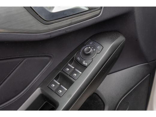 Ford Focus 1.0 EcoBoost Titanium Automaat | 100% dealer o.h. | Adaptieve cruise | Trekhaak | Winter-pack | E... ActivLease financial lease