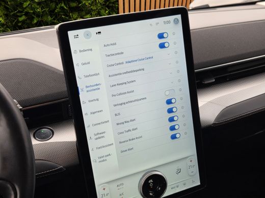 Ford Mustang Mach-E Mach-E Ext. Range 98kWh | Draadloos Apple Carplay | Adapt. Cruise | BLIS | LED | Leer | 18'' ActivLease financial lease