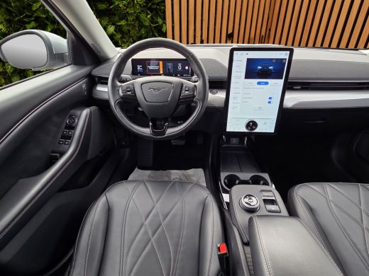 Ford Mustang Mach-E Mach-E Ext. Range 98kWh | Draadloos Apple Carplay | Adapt. Cruise | BLIS | LED | Leer | 18'' ActivLease financial lease