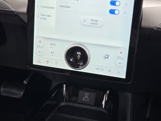 Ford Mustang Mach-E Mach-E Ext. Range 98kWh | Draadloos Apple Carplay | Adapt. Cruise | BLIS | LED | Leer | 18'' ActivLease financial lease