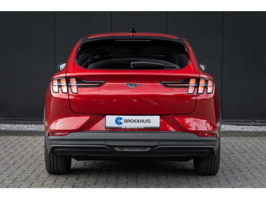 Ford Mustang Mach-E Mach-E RWD 75 kWh | Camera | Adapt. Cruise | Standkachel | Stoel en Stuurverwarming | Apple/Andro... ActivLease financial lease