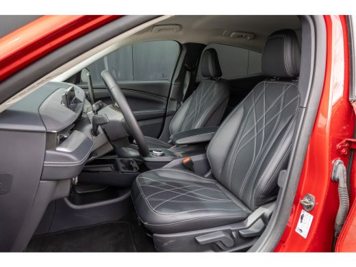 Ford Mustang Mach-E Mach-E RWD 75 kWh | Camera | Adapt. Cruise | Standkachel | Stoel en Stuurverwarming | Apple/Andro... ActivLease financial lease