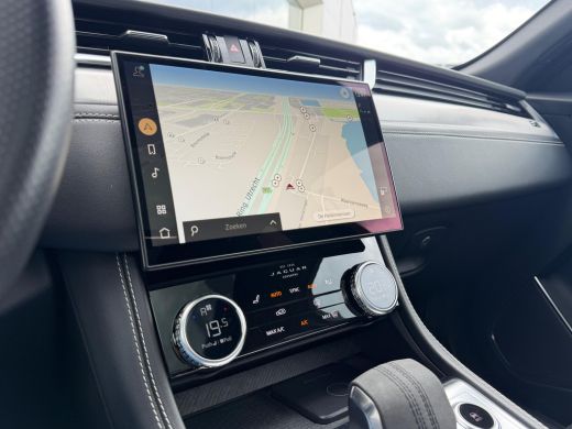 Jaguar F-PACE P400e PHEV R-Dynamic S | Pano | Afneembare trekhaak | Black Pack | Adaptieve Cruise Control | Mer... ActivLease financial lease