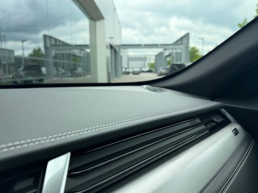 Jaguar F-PACE P400e PHEV R-Dynamic S | Pano | Afneembare trekhaak | Black Pack | Adaptieve Cruise Control | Mer... ActivLease financial lease