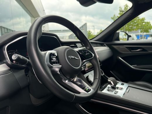 Jaguar F-PACE P400e PHEV R-Dynamic S | Pano | Afneembare trekhaak | Black Pack | Adaptieve Cruise Control | Mer... ActivLease financial lease