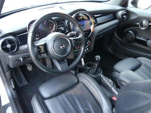 Mini Cooper S 2.0 Cooper S Classic JCW | STOEL+VOORRUITVERWARMING | CAMERA | NAVI | GETINT GLAS | PARKEERSENSOR... ActivLease financial lease