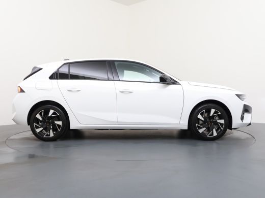 Opel Astra 1.6 Plug-in-Hybrid 195pk GS | DEMO | 3,7 kW boordlader | 7,4 kW boordlader | Achteruitrijcamera 180&deg; ActivLease financial lease