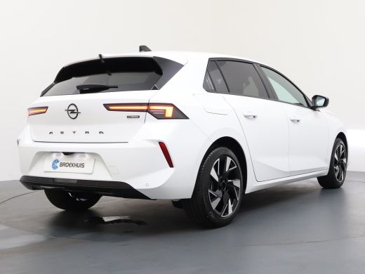 Opel Astra 1.6 Plug-in-Hybrid 195pk GS | DEMO | 3,7 kW boordlader | 7,4 kW boordlader | Achteruitrijcamera 180&deg; ActivLease financial lease