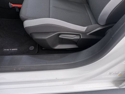 Opel Astra 1.6 Turbo Plug-in Hybrid 180pk | 98% SOH | Apple Carplay/ Android Auto | | Adaptieve Cruise Contr... ActivLease financial lease