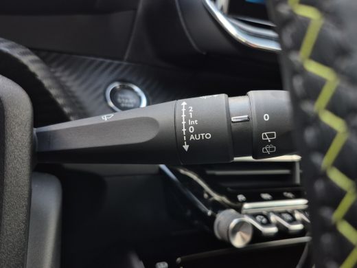 Peugeot 208 1.2 PURETECH 100PK 5-DRS GT-LINE Trekhaak afneembaar | Camera | LED | Parkeersensoren | Full map ... ActivLease financial lease