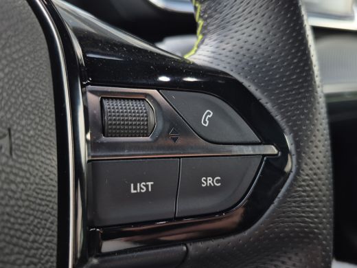 Peugeot 208 1.2 PURETECH 100PK 5-DRS GT-LINE Trekhaak afneembaar | Camera | LED | Parkeersensoren | Full map ... ActivLease financial lease