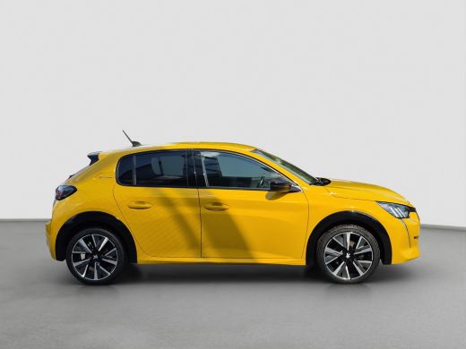 Peugeot 208 1.2 PURETECH 100PK 5-DRS GT-LINE Trekhaak afneembaar | Camera | LED | Parkeersensoren | Full map ... ActivLease financial lease