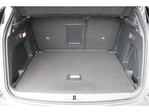 Peugeot 3008 1.2 PURETECH 130PK GT PACK AUTOMAAT / NAVI / LEDER / CLIMA / PDC / 19" LMV / CAMERA / TREKHAAK / ... ActivLease financial lease