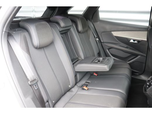 Peugeot 3008 1.2 PURETECH 130PK GT PACK AUTOMAAT / NAVI / LEDER / CLIMA / PDC / 19" LMV / CAMERA / TREKHAAK / ... ActivLease financial lease