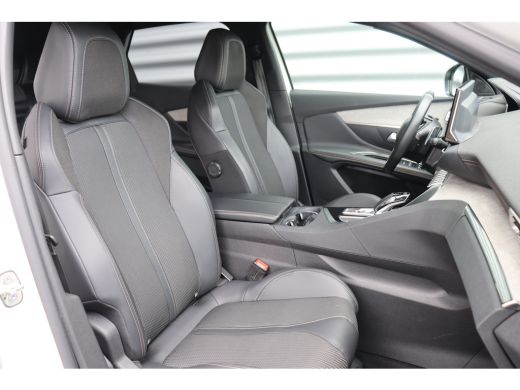 Peugeot 3008 1.2 PURETECH 130PK GT PACK AUTOMAAT / NAVI / LEDER / CLIMA / PDC / 19" LMV / CAMERA / TREKHAAK / ... ActivLease financial lease